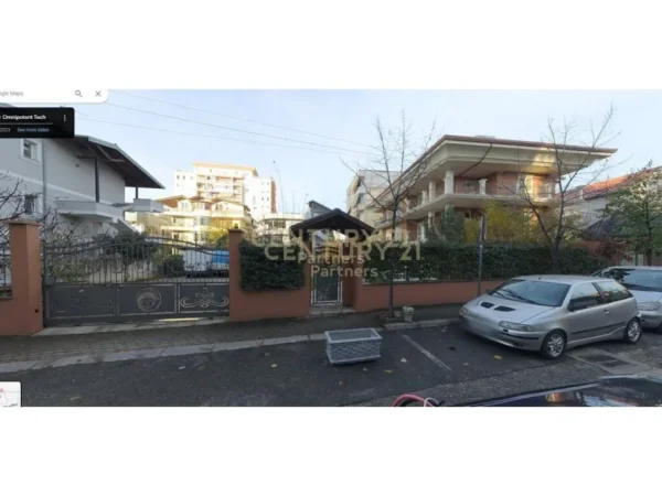 Tirane, jepet me qera Vile Kati 1, 469 m² 7.500 € (Rruga e Elbaasanit, tek Ekonomiku)