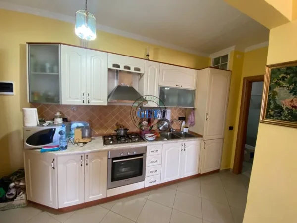 Durres, shitet apartament 1+1+Ballkon Kati 4, 74 m² 180.000 € (Golem)