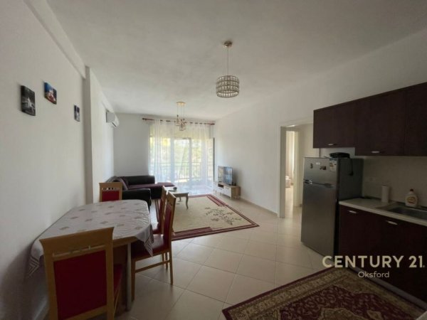 Tirane, jepet me qera apartament 2+1+Ballkon Kati 1, 97 m² 600 € (Ish Fusha e Aviacionit)