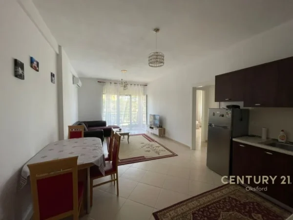 Tirane, jepet me qera apartament 2+1+Ballkon Kati 1, 97 m² 600 € (Ish Fusha e Aviacionit)