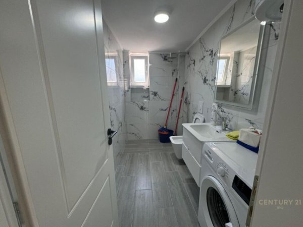 Tirane, jepet me qera apartament 2+1+Ballkon Kati 3, 70 m² 600 € (Rruga &quot;Mine Peza&quot;)