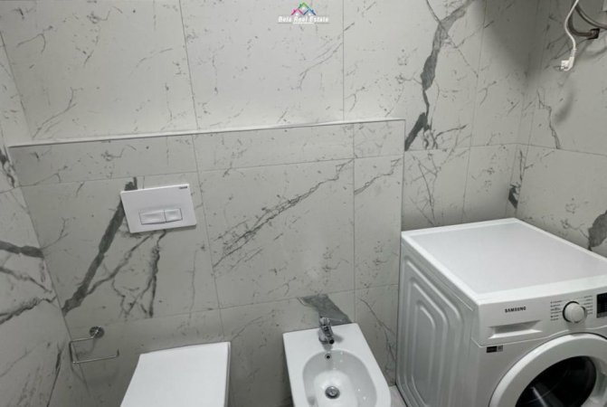 Tirane, jepet me qera apartament 1+1 Kati 2, 70 m² 500 € (RRUGA E DIBRES)
