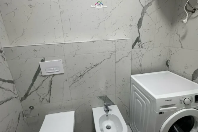 Tirane, jepet me qera apartament 1+1 Kati 2, 70 m² 500 € (RRUGA E DIBRES)