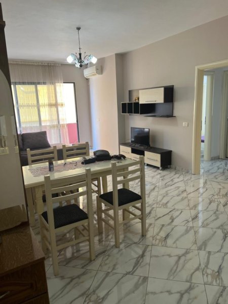 Tirane, jepet me qera apartament 2+1 Kati 7, 100 m² 400 € (Yzberisht)