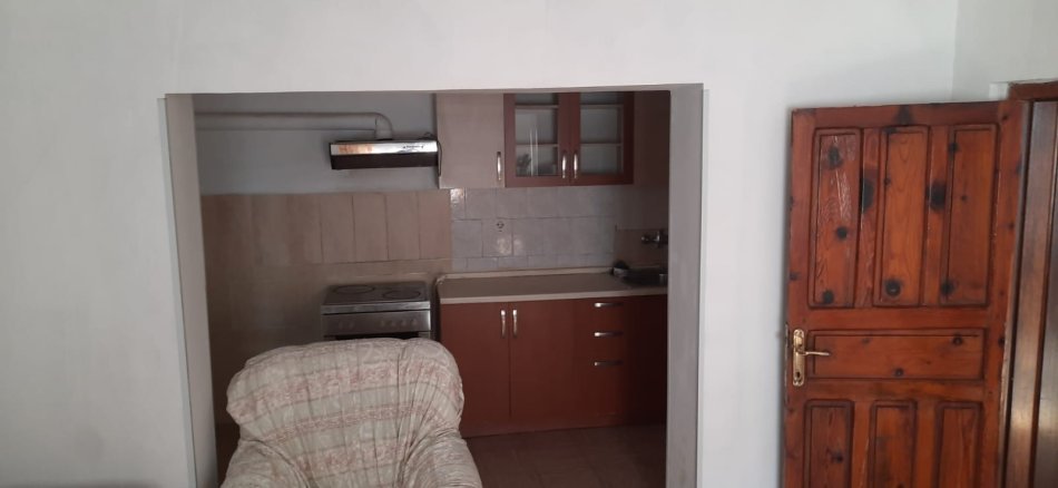 Tirane, jepet me qera apartament 1+1 Kati 1, 50 m² 250 € (SIRI KODRA)