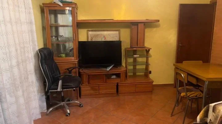 Tirane, jepet me qera apartament 2+1 Kati 4, 72 m² 470 € (Bulevardi Zhan Dark)