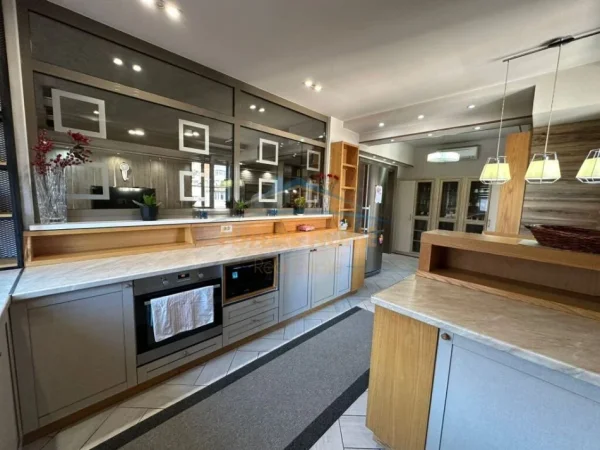 Tirane, shitet apartament 2+1+Ballkon Kati 2, 192 m² 590.000 € (Myslym Shyri)
