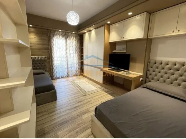 Tirane, shitet apartament 2+1+Ballkon Kati 2, 192 m² 590.000 € (Myslym Shyri)
