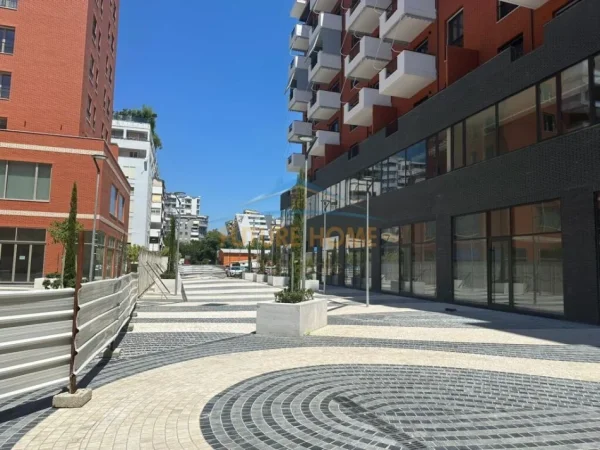 Tirane, jepet me qera ambjent biznesi Kati 1, 625 m² 11.000 € (Rruga e kavajes)