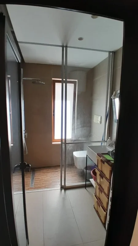Tirane, Apartament 1+1 me qira  Kati 6, 73 m² 580 € (Myslym Shyri)