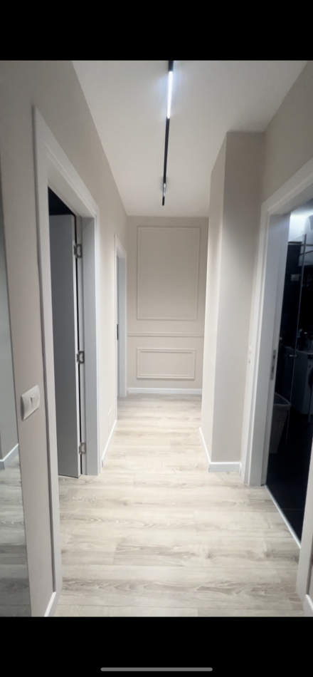 Tirane, jepet me qera apartament 2+1+Ballkon Kati 6, 100 m² 1.250 € (Robert Shwarc)