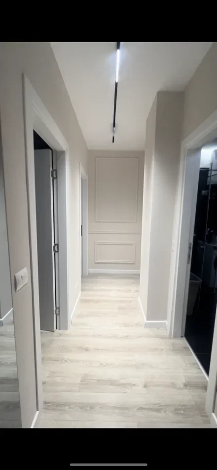 Tirane, jepet me qera apartament 2+1+Ballkon Kati 6, 100 m² 1.250 € (Robert Shwarc)