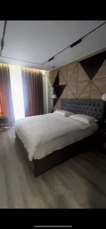 Tirane, jepet me qera apartament 2+1+Ballkon Kati 6, 100 m² 1.250 € (Robert Shwarc)