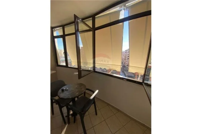 Tirane, jepet me qera apartament 1+1 Kati 6, 68 m² 600 € (Rruga Kavajes)