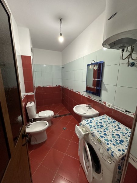 Tirane, jepet me qera apartament 2+1 Kati 4, 100 m² 450 € (ASTIR)