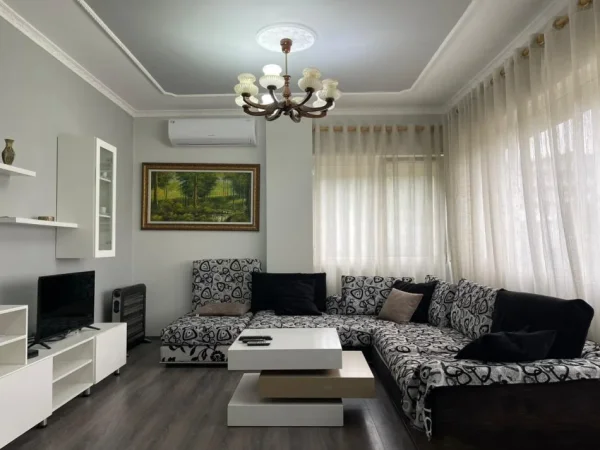 Tirane, shitet apartament 2+1+Ballkon Kati 3, 90 m² 100.000 € (FRESKU)