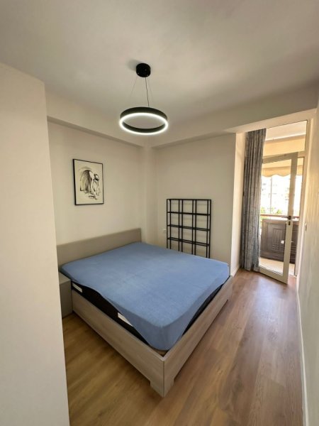 Tirane, jepet me qera apartament 1+1+Ballkon Kati 4, 55 m² 400 € (Unaza E Re)