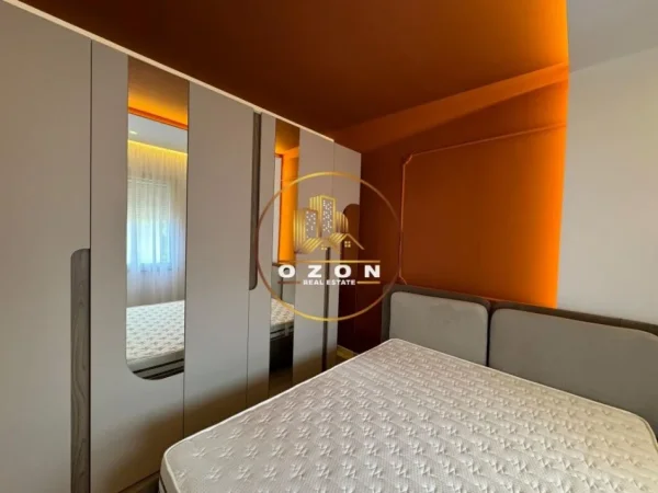 Apartament 1+1 modern për shitje tek Komuna e Parisit, me pamje të mrekullueshme të Kopshtit Botanik!