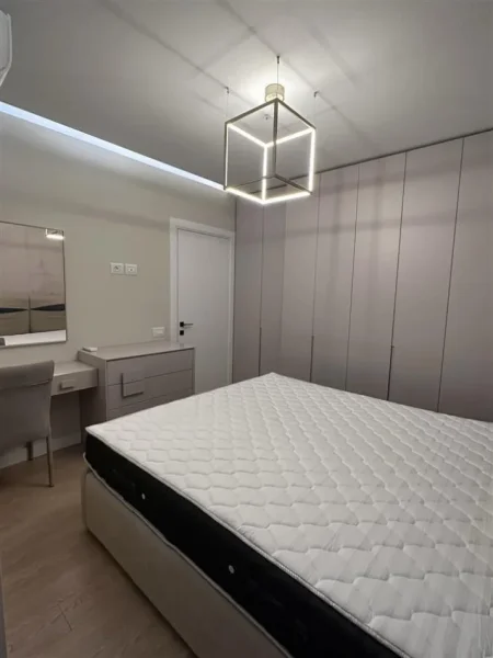 Tirane, shitet apartament 2+1+Ballkon Kati 5, 95 m² 174.000 € (GOLDEN PARK YZBERISHT)