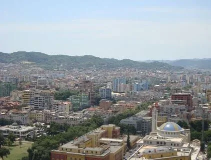 Tirane, jepet me qera apartament 2+1 Kati 3, 120 m² 400 € (Selite e vogel)