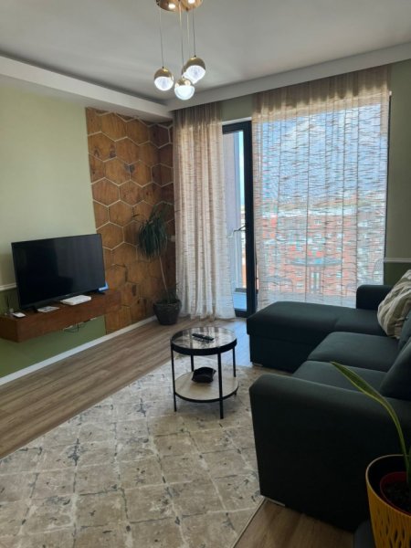 Tirane,Qera Ditore Ap 1+1 Kati 8, 68 m² 40 € (unaza e re)