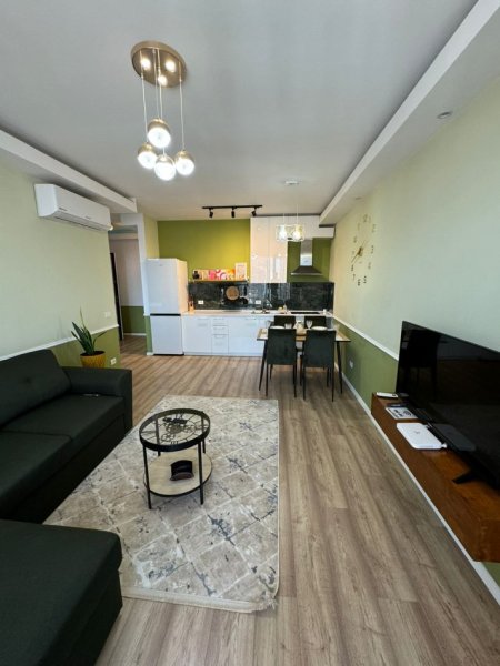 Tirane,Qera Ditore Ap 1+1 Kati 8, 68 m² 40 € (unaza e re)