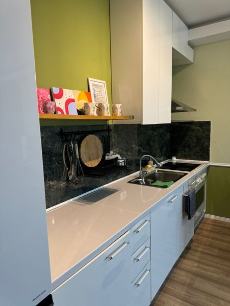 Tirane,Qera Ditore Ap 1+1 Kati 8, 68 m² 40 € (unaza e re)