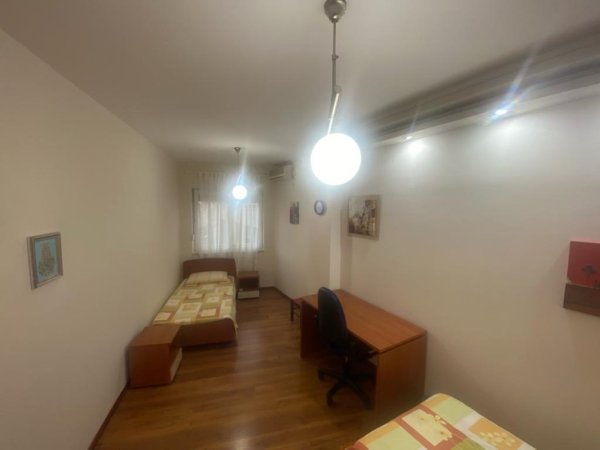 Tirane, jepet me qera apartament 2+1+Aneks+Ballkon Kati 2, 110 m² 800 € (RRUGA E ELBASANIT)