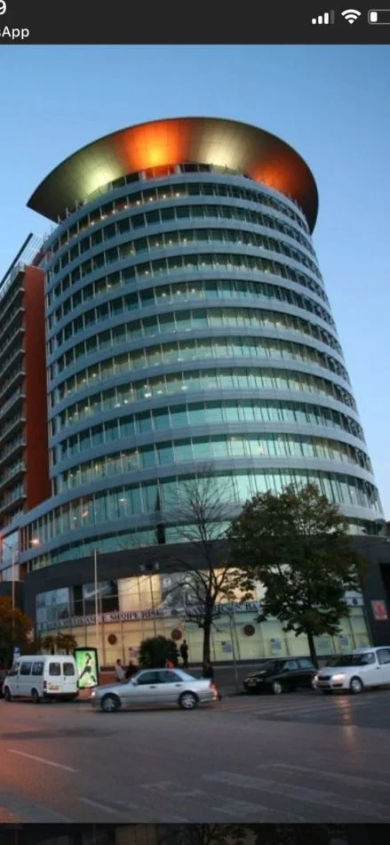 Shqiperi, jepet me qera dyqan Kati 2, 28 m² 500 € (RRUGA E ELBASANIT)