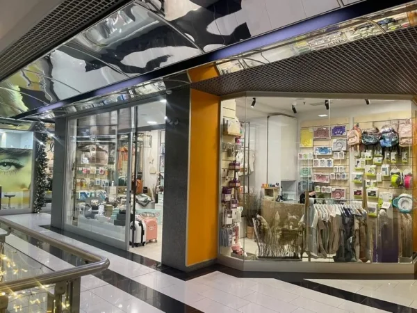 Shqiperi, jepet me qera dyqan Kati 2, 28 m² 500 € (RRUGA E ELBASANIT)