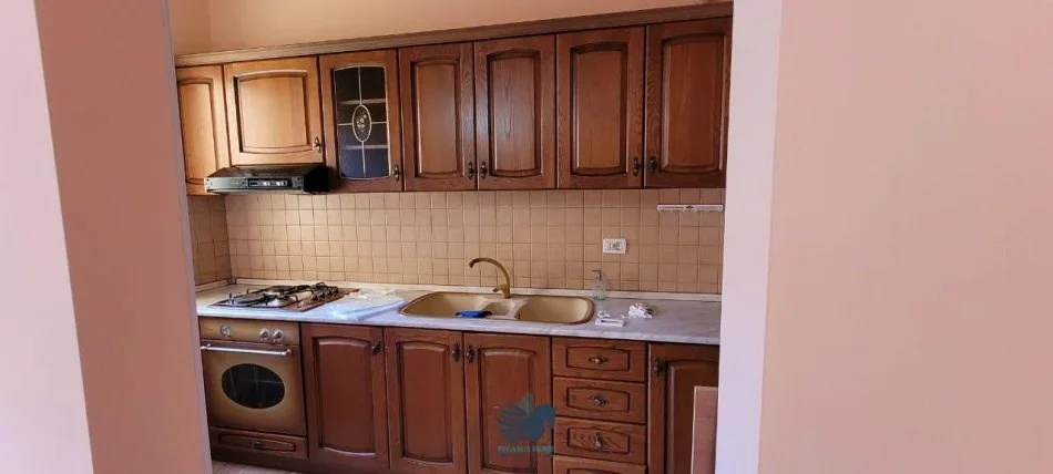 Tirane, jepet me qera apartament 2+1 Kati 4, 90 m² 470 € (Jepet Me Qera Apartament/Zyre 2+1 Tek Bulevardi Zogu 1 [ID P02141])