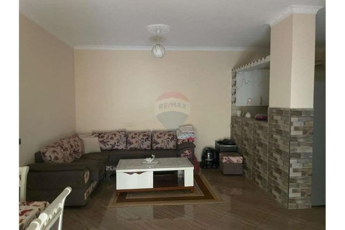 Tirane, jepet me qera apartament 2+1 Kati 7, 100 m² 450 € (Laprakë - Spitali Hygea)