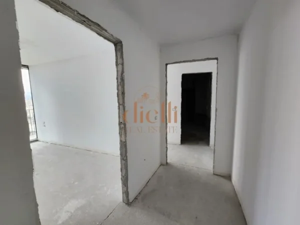Tirane, shitet apartament 2+1+Ballkon , 136 m² 350.000 € (Lake View Residence)