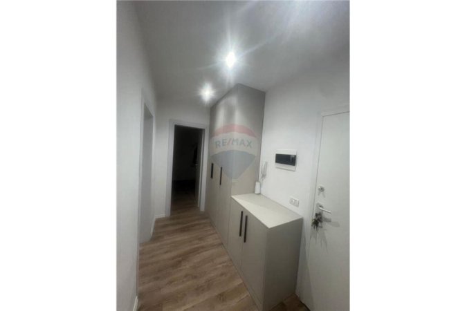 Tirane, jepet me qera apartament 2+1 Kati 3, 80 m² 900 € (Gjon Muzaka - Rruga e Bogdaneve)