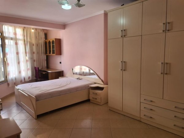 Tirane, jepet me qera apartament 2+1 Kati 4, 100 m² 449 € (Astir)