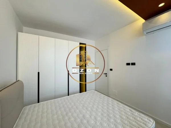 Apartament 1+1 në shitje me pamje fantastike te Kopshtit Botanik , Komuna e Parisit! 131.000 €