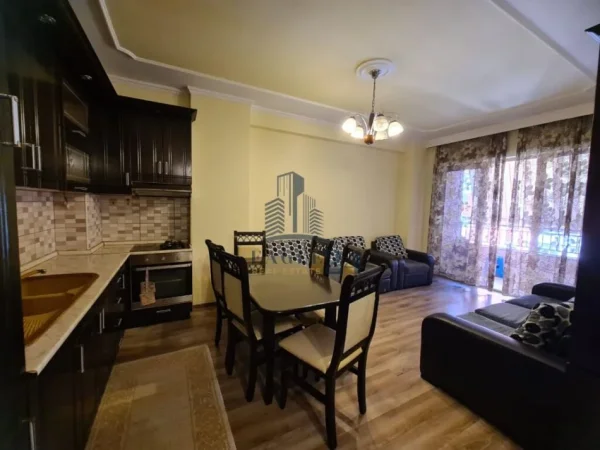 Tirane, jepet me qera apartament 2+1+Ballkon , 100 m² 450 € (Astir)