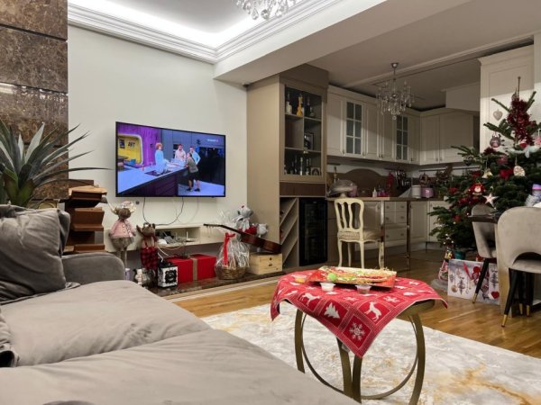 Tirane, jepet me qera Vile 2 Katshe Kati 2, 182 m² 1.600 € (REZIDENCA KODRA E DIELLIT)