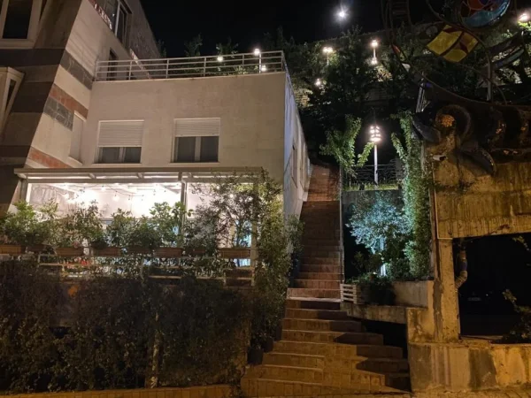 Tirane, jepet me qera Vile 2 Katshe Kati 2, 182 m² 1.600 € (REZIDENCA KODRA E DIELLIT)