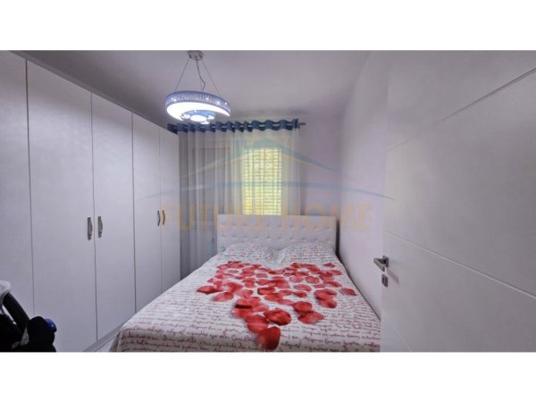 Tirane, jepet me qera apartament 2+1 Kati 4, 63 m² 500 € (Rruga Ferit Xhajko)