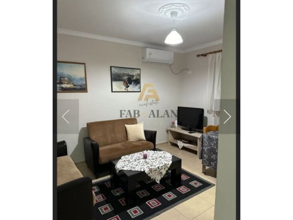 Tirane, jepet me qera apartament 2+1 Kati 3, 500 € (Rruga e Durresit)