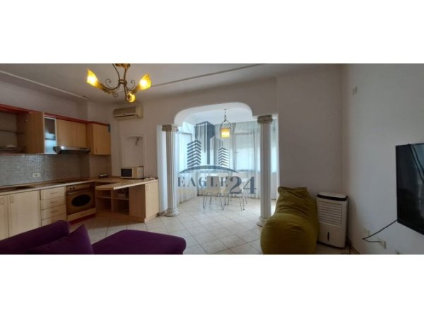 Tirane, jepet me qera apartament 2+1 Kati 7, 95 m² 600 € (rruga e kavajes)