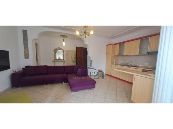 Tirane, jepet me qera apartament 2+1 Kati 7, 95 m² 600 € (rruga e kavajes)