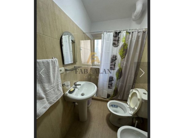 Tirane, jepet me qera apartament 2+1 Kati 3, 500 € (Rruga e Durresit)