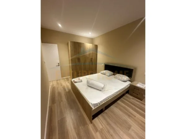 Tirane, jepet me qera apartament 1+1 Kati 9, 67 m² 500 € (Unaza e Re)