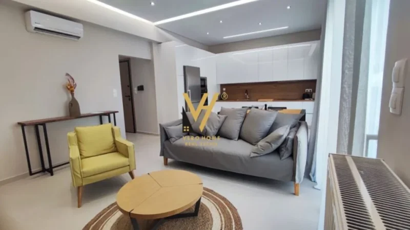 Vlore, shitet apartament 2+1+Ballkon Kati 8, 112 m² 300.000 € (LUNGOMARE)
