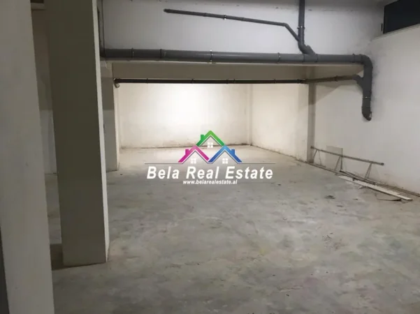 Tirane, jepet me qera magazine Kati 0, 300 m² 600 € (myslym keta)