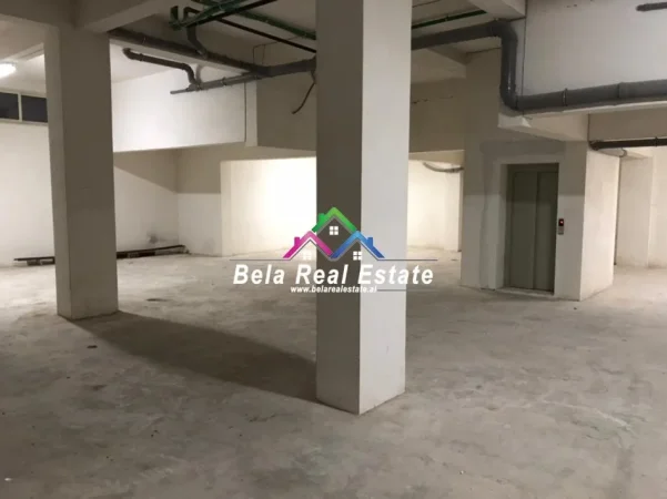 Tirane, jepet me qera magazine Kati 0, 300 m² 600 € (myslym keta)