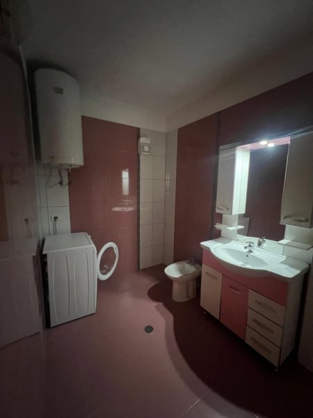 Durres, jap me qera apartament 2+1+Aneks Kati 10, 699 € (Vollga Lagja 1)
