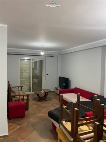 Tirane, jepet me qera apartament 2+1 Kati 4, 104 m² 350 € (fresku)